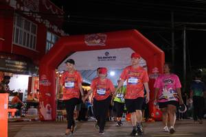 BIB: 38652, 3864, 4085
                            <button type="button" onclick="openModal(26263349)" class="btn btn-primary btn-sm float-right btn-popup" data-toggle="modal" data-target=".modal-high-quality">
                        <i class="fas fa-shopping-cart"></i> Add to Cart
                    </button>
                                            <button type="button" onclick="isThisMe(26263349, true)" class="btn btn-success btn-sm float-right btn-popup btn-isme hidden" data-toggle="tooltip" data-placement="bottom" title="นี่คือรูปของคุณใช่ไหม คลิกที่นี่เพื่อเอาเข้าอัลบั้ม">
                        <i class="fas fa-plus"></i> Add to album
                    </button>
                    <button type="button" onclick="isThisMe(26263349, false)" class="btn btn-warning btn-sm float-right btn-popup btn-isnotme hidden">
                        <i class="fas fa-ban"></i> Remove from album
                    </button>